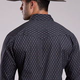 Close up view of the back side of the dark grey diamond print long sleeve shirt. 
