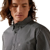 Ariat Men’s Black & White Geo Dot Fitted Western Shirt Collar View