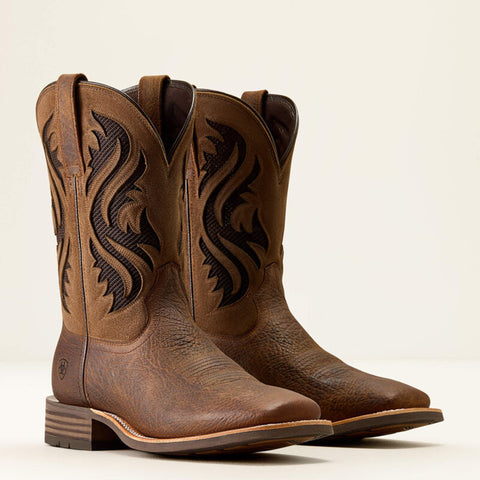 Front and side view of both Earth Kanyon Boots. 