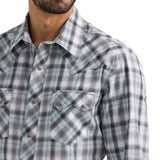 Wrangler Men's Smoky Grey & Black Plaid Retro Shirt