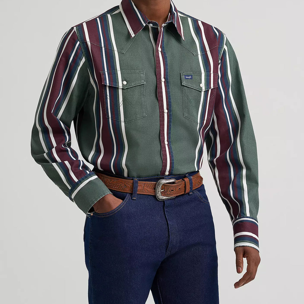 Front side view of Wrangler Men's Vintage Green & Burgundy Brushopper Long Sleeve 