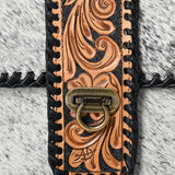 Close up view of the metal closure.