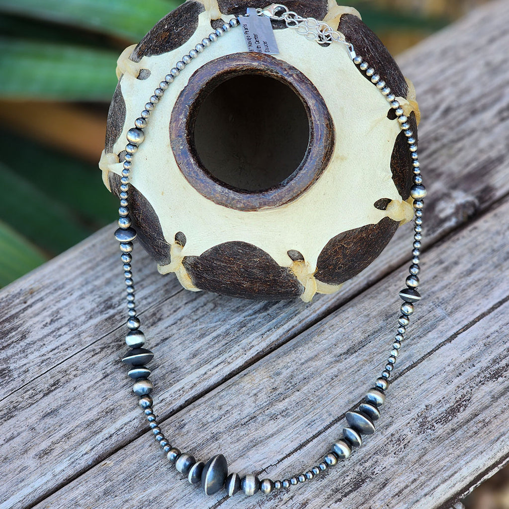 Beautiful Navajo Pearl and disc necklace 18 inches long 