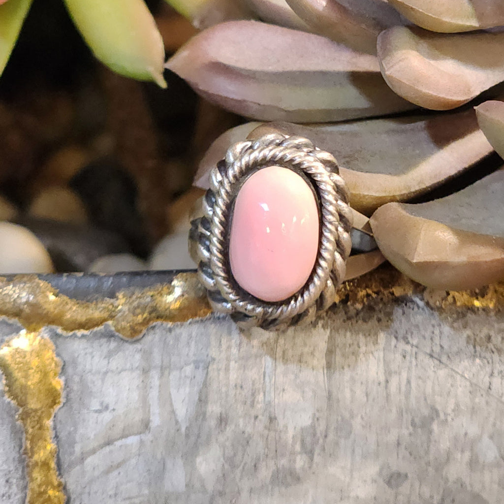 " Paula" Pink Conch Ring