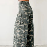 High waisted camo printed cargo pants. 