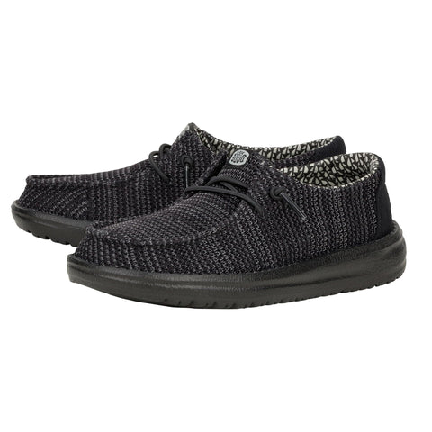 youth shoes with stretchy mesh in black color with black elastic laces