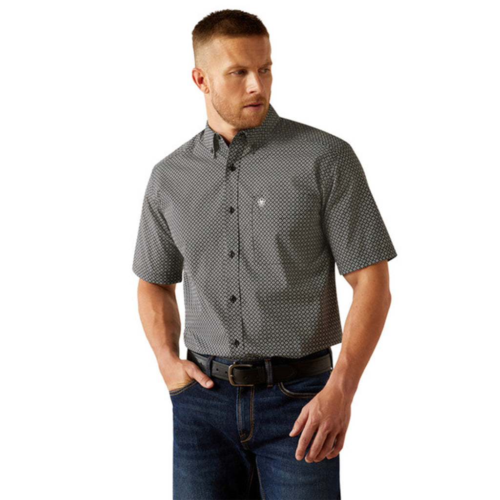 Short Sleeve, Black Print, Gene Classic Fit, Ariat Brand 