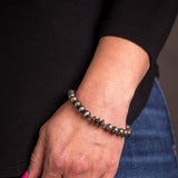 Navajo Pearl Stretch Bracelet with 3 Disc Accents