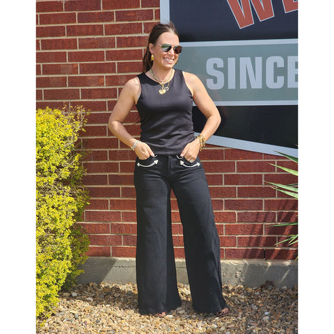 Black basic tank top