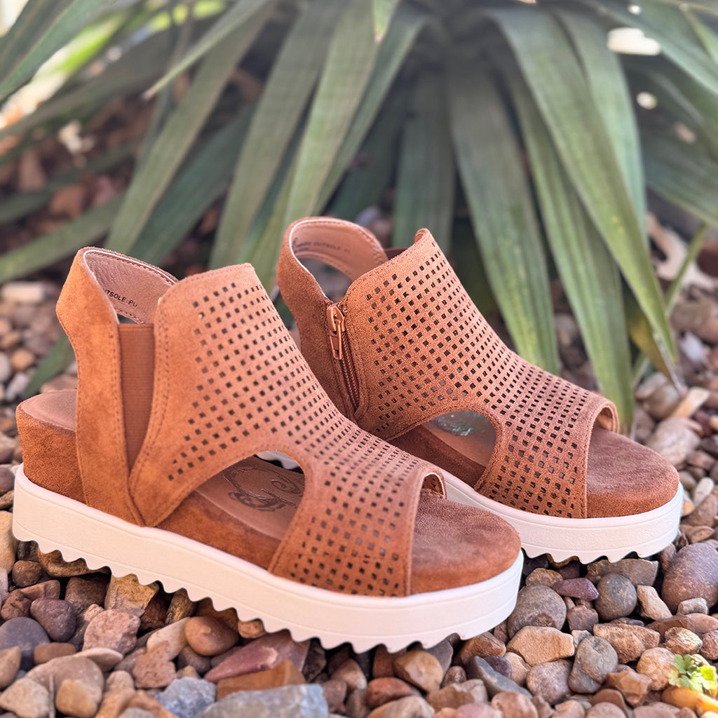 Tan Swade Wedge 