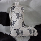 Side view of the bag, one handle at the top of the bag.