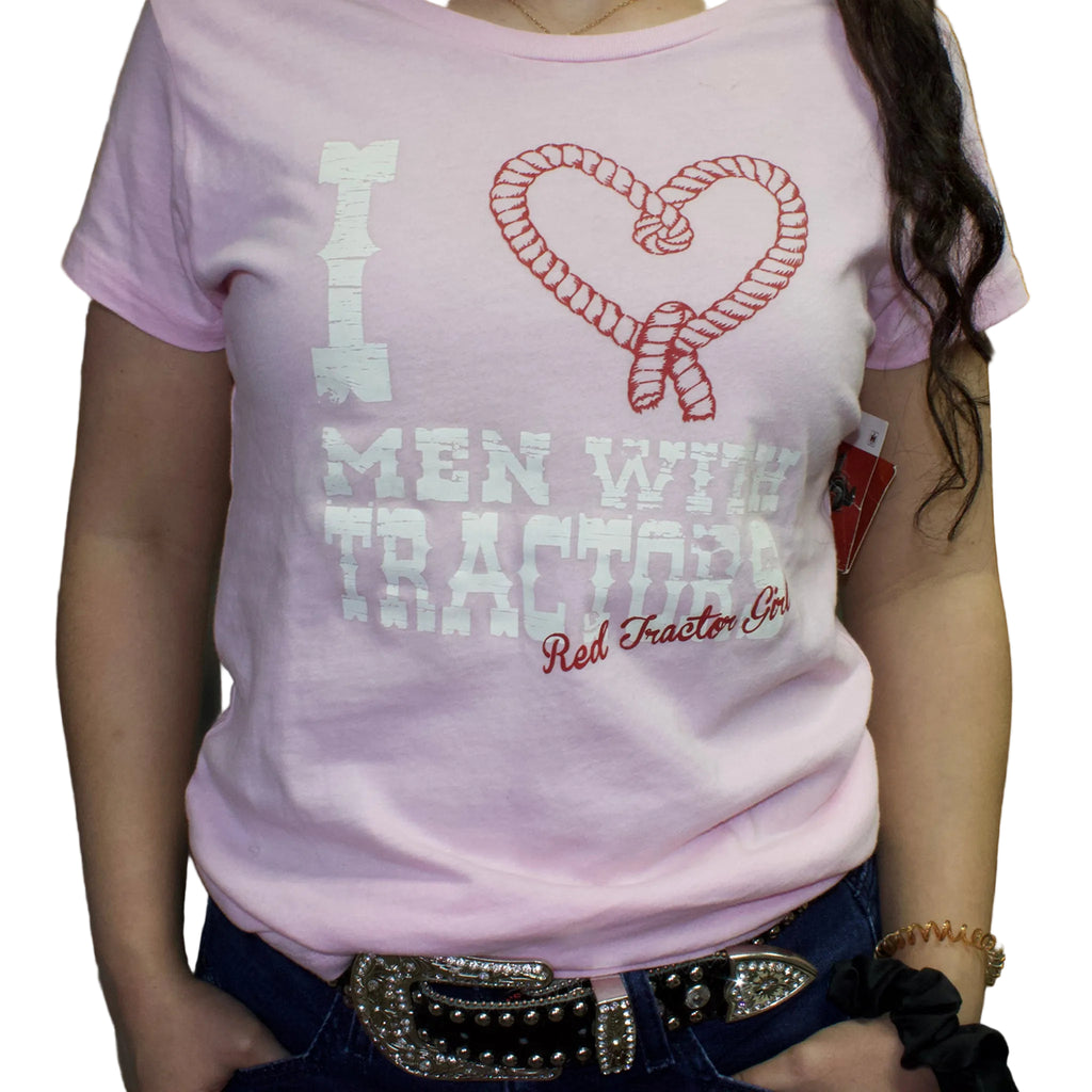 Model front facing wearing light pink t shirt.