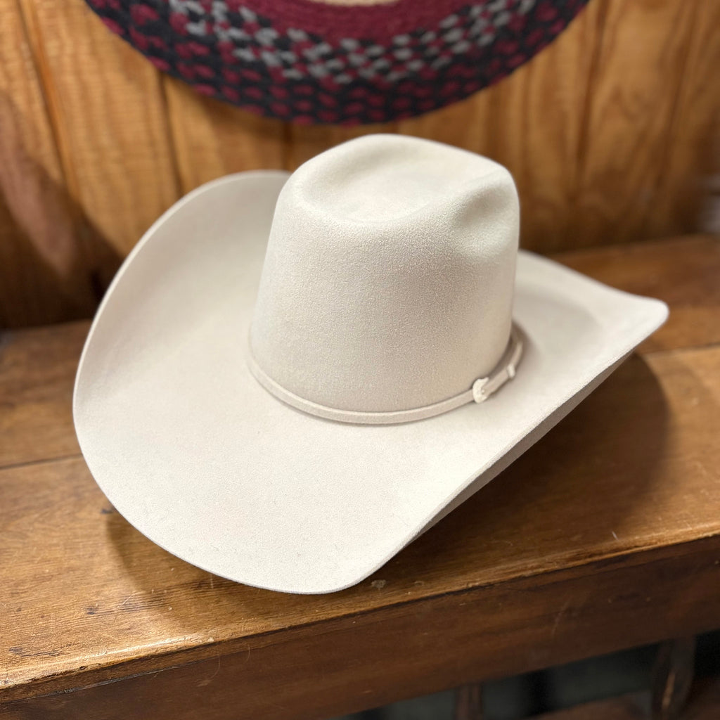 Tan buckskin felt cowboy hat.