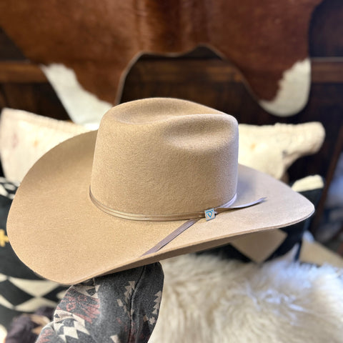 Tan Felt Cody Johnson felt cowboy hat. 