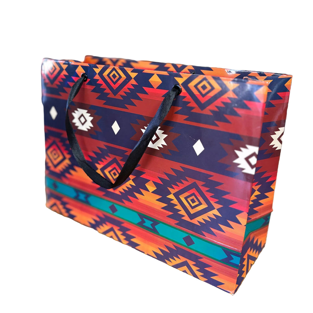 Front and side view of medium gift bag.