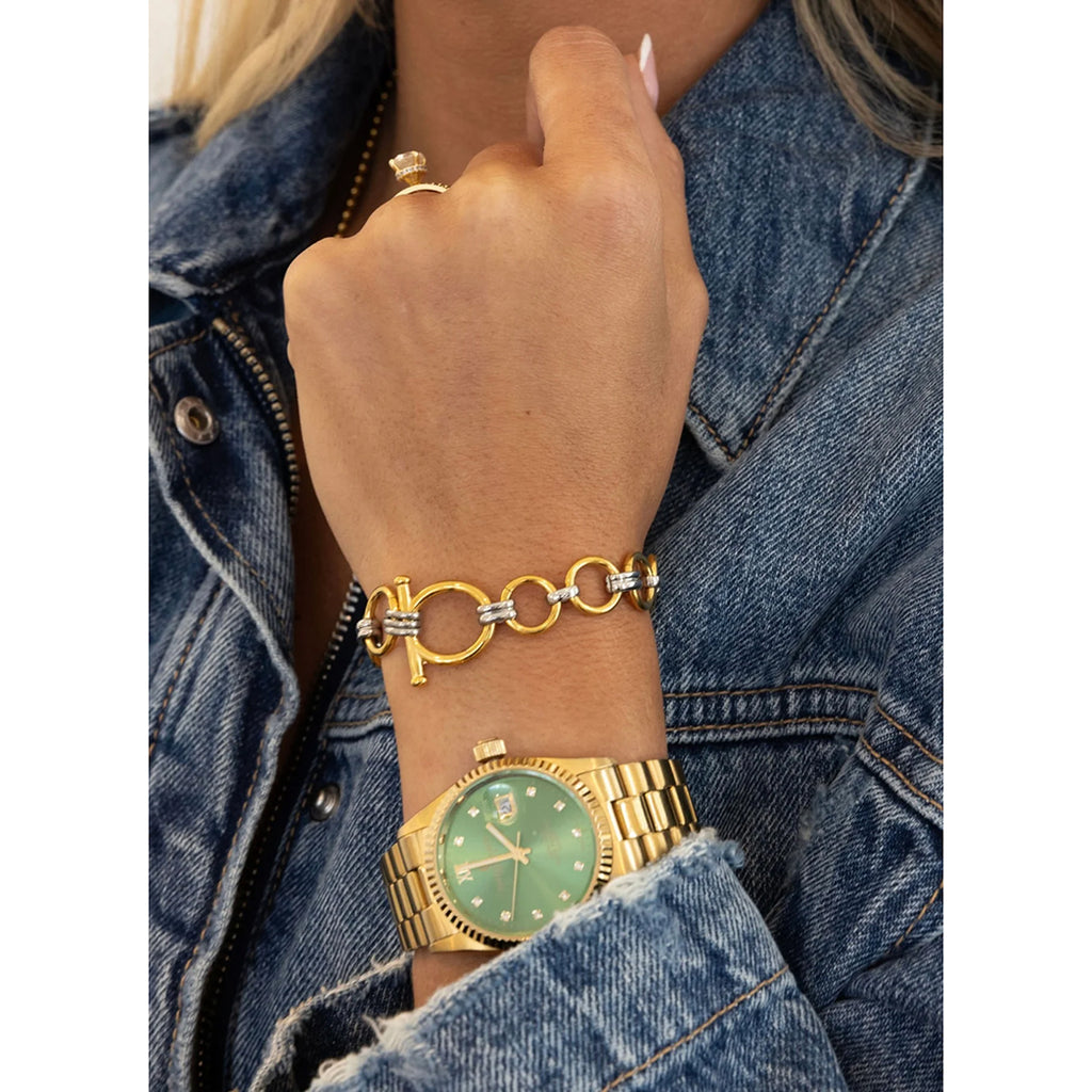 gold rings with silver connecting 