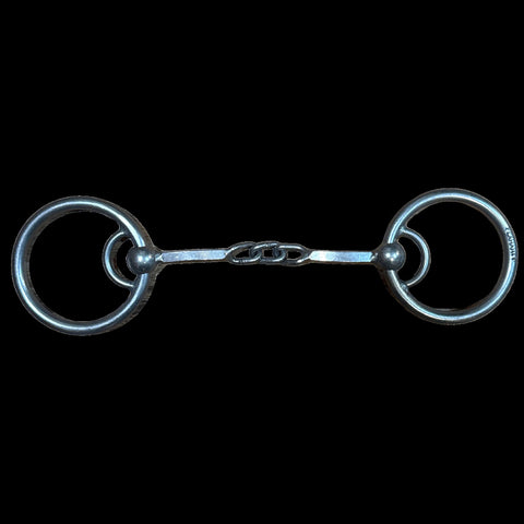 Locked O ring with a square mouthpiece with a chain in the center.