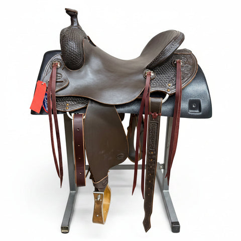Side View of HR 16" Signature Light Cowhorse Saddle