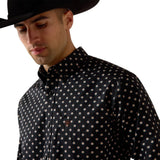Men's Ariat Larsen Classic Fit Long Sleeve Shirt Details View
