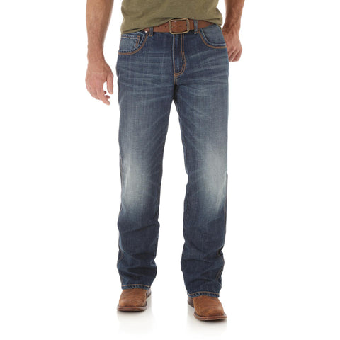 Wrangler Men's Retro Medium Wash Relaxed Jeans