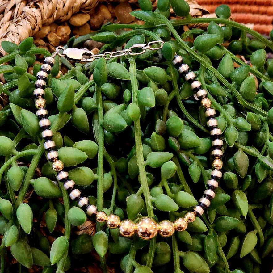 " Pearl " Navajo Pearl Bracelet with Gold