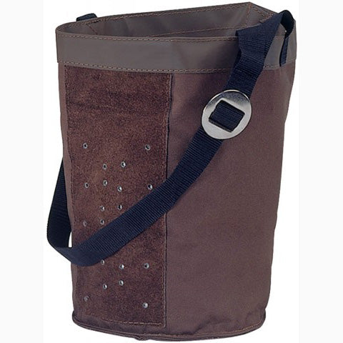 Mustang Brown Feed Bag 