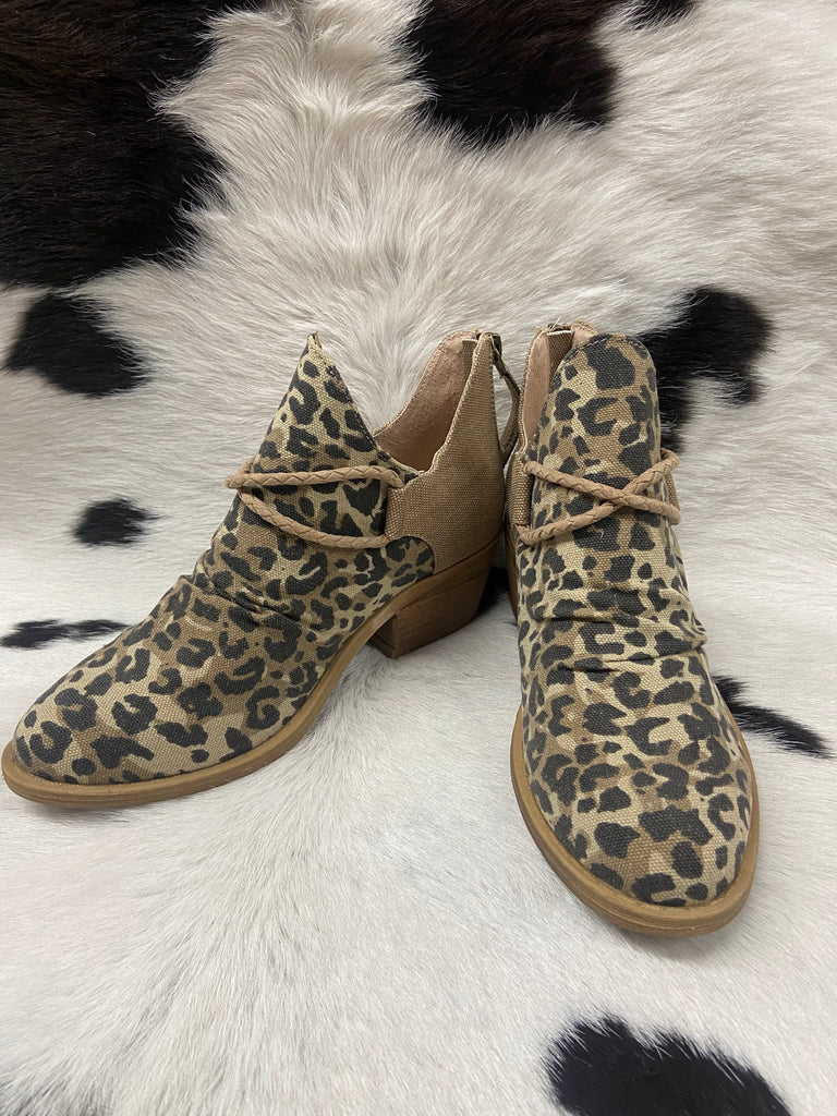 Very G Women's Leopard Shortie Boot